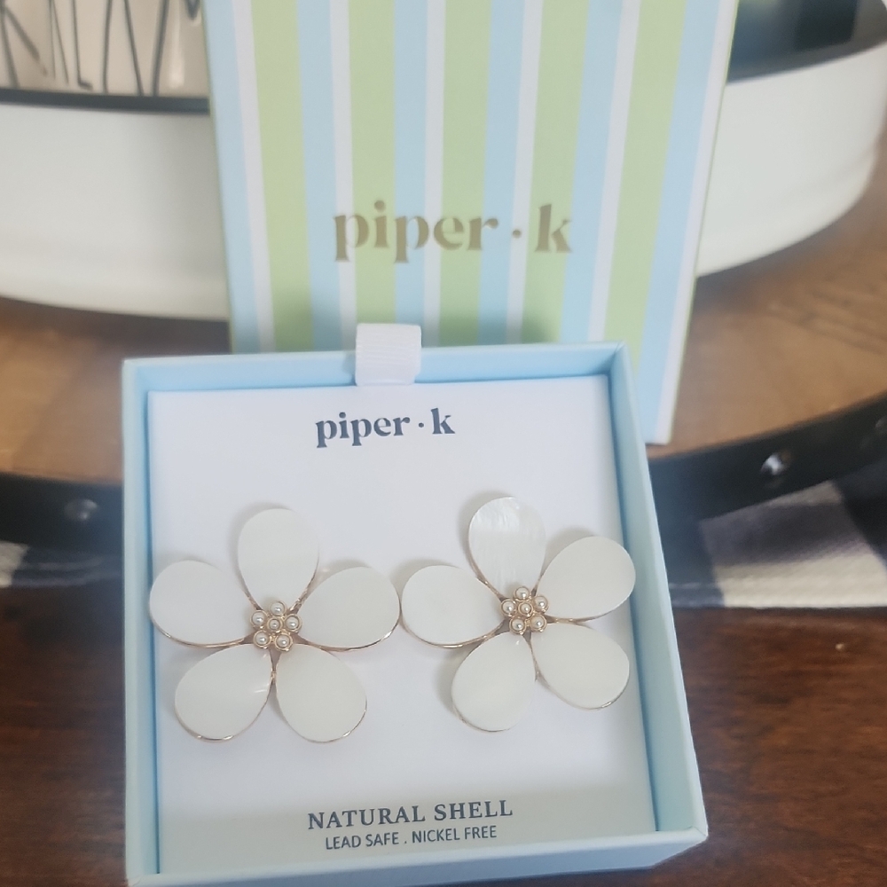 Piper K White Flower Earrings